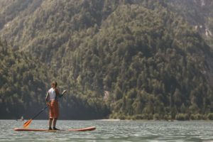 person paddle boarding in Columbia Gorge paddle challenge