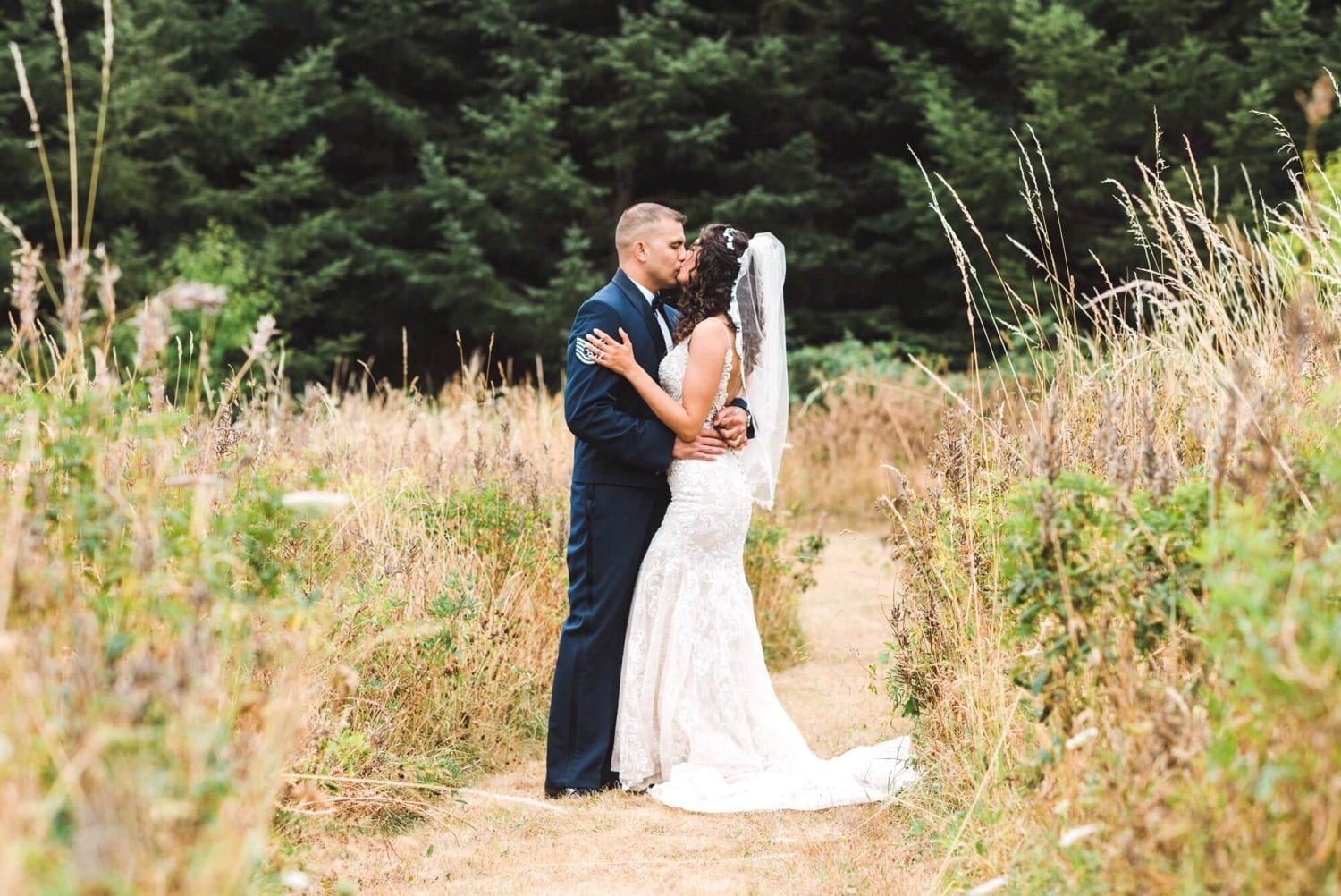 A gorgeous couple during their elopement in Washington State