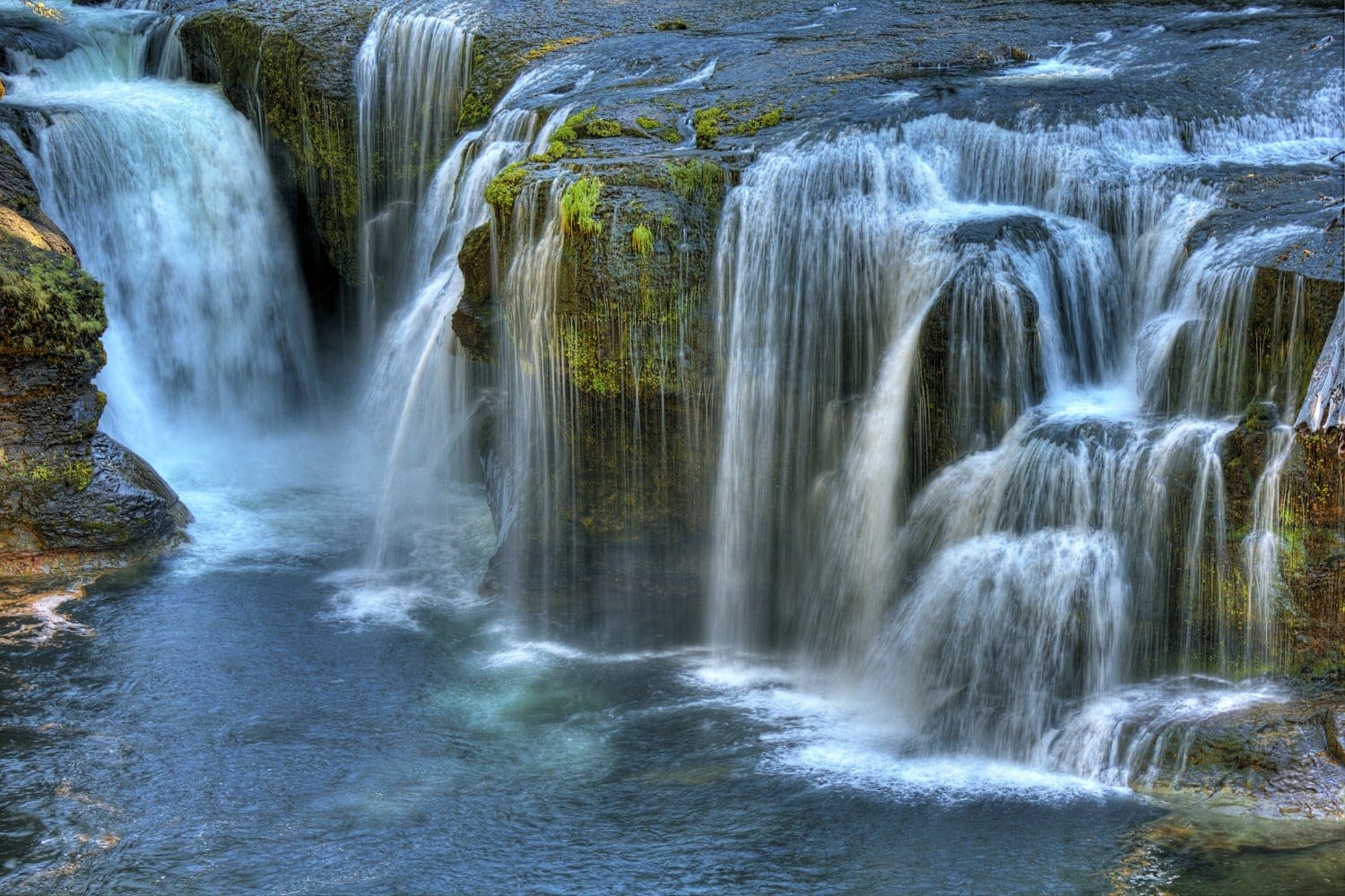 Paradise Falls, Near Mt St Helen In the Pinchot Gifford Nat…