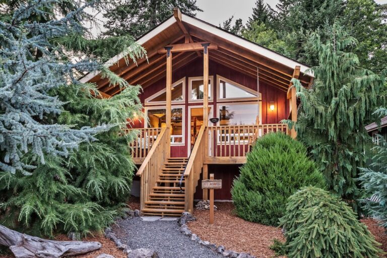 the Mt. Adams Cabin, one of the best Couples retreats near Seattle